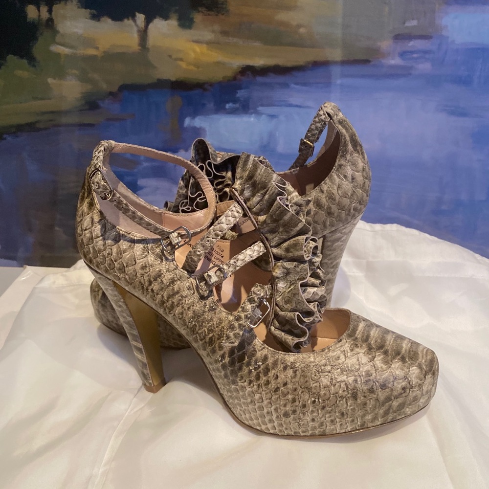 Shoes - Picture 2 of 2